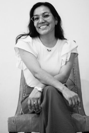 biografía Reyna Montealegre